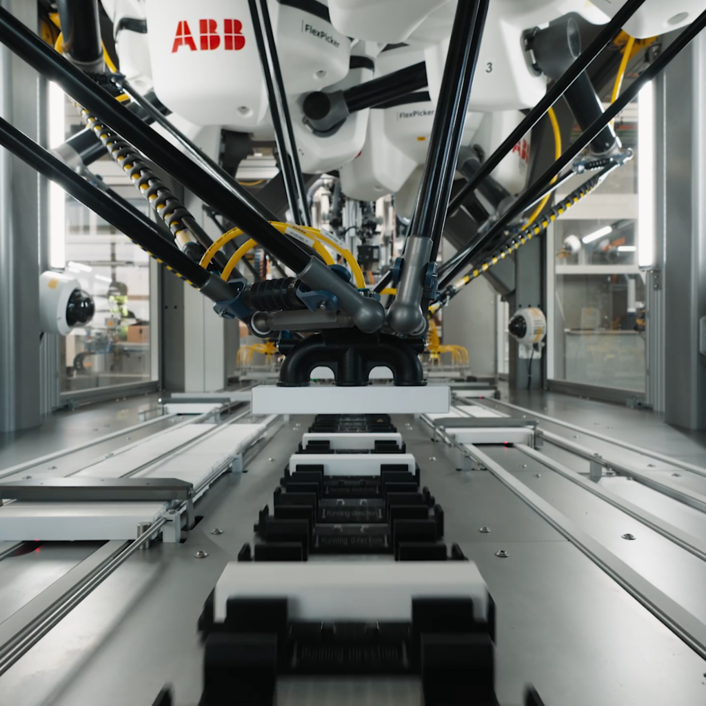 High-performance pharmaceutical infeed system for automatic product handling up to 300 packs per minute